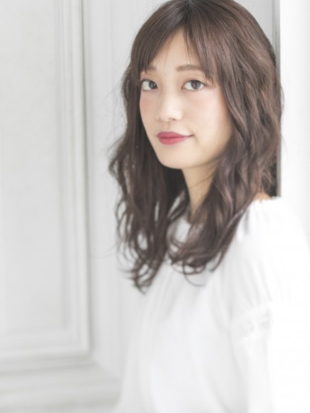 ぬけ感をプラスした大人系シルキーカール