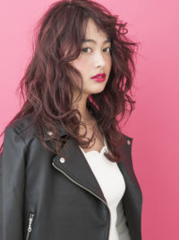 エッジの効いたスタイリングで、甘辛ロングヘアー☆